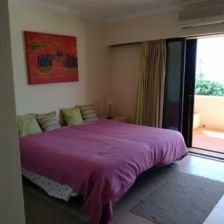 3 Bedroom Duplex, Condominium Over Ocean, Porches * Porches (Algarve)